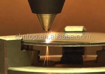 Maschine zum Schneiden mit CNC-Laserfaser mit selbstentwickeltem CNC-System und optionalem Fokus-System mit hochauflösendem Lasersensor